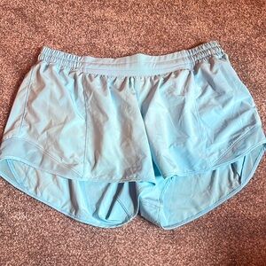 Lululemon Hotty Hot Low-Rise Lined Short 4”